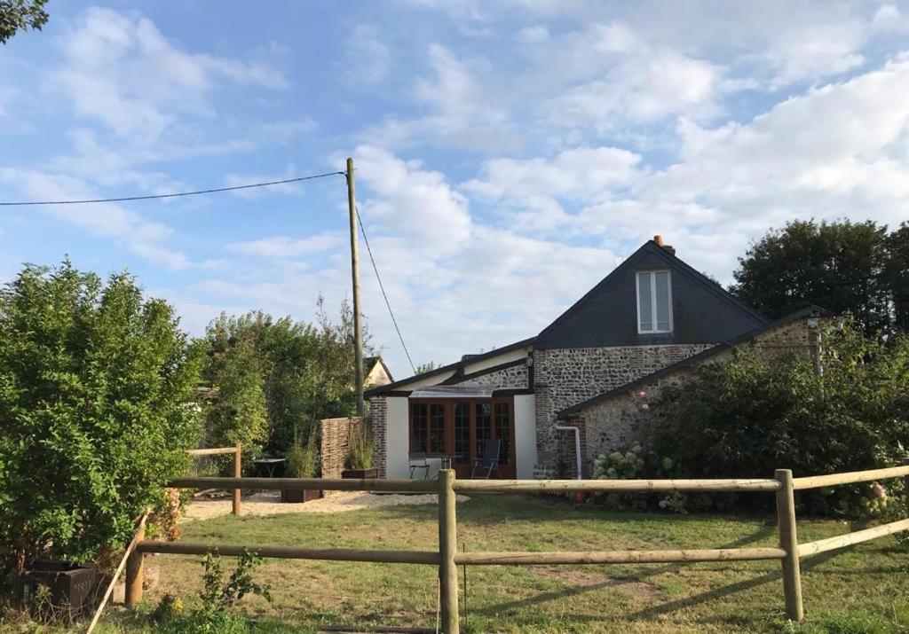 Les 4 Seasons, Agreable Gite Avec Terrasse Et Jardin La Croix Bigot Exteriér fotografie